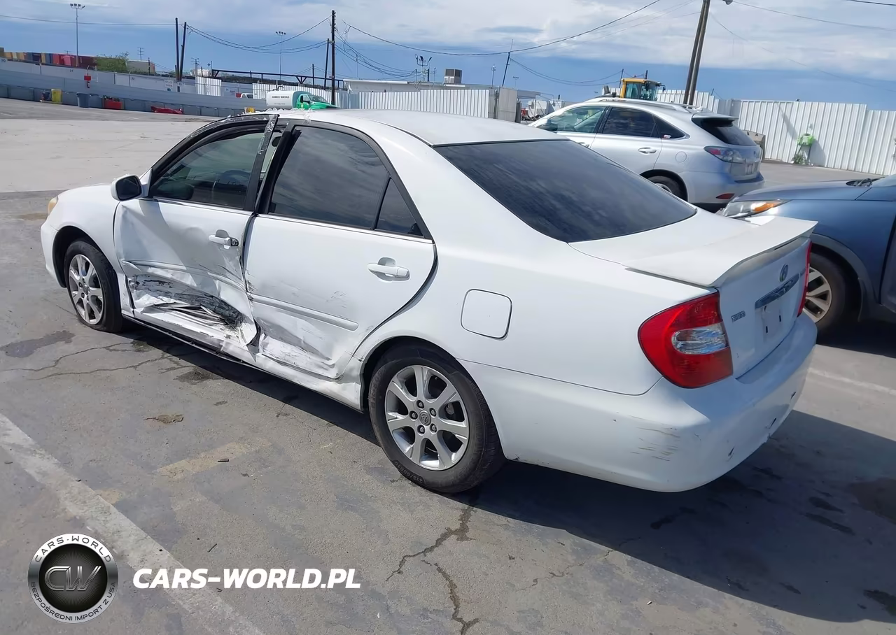 2002 Toyota Camry Le VIN:JTDBE32K220102591 - 3