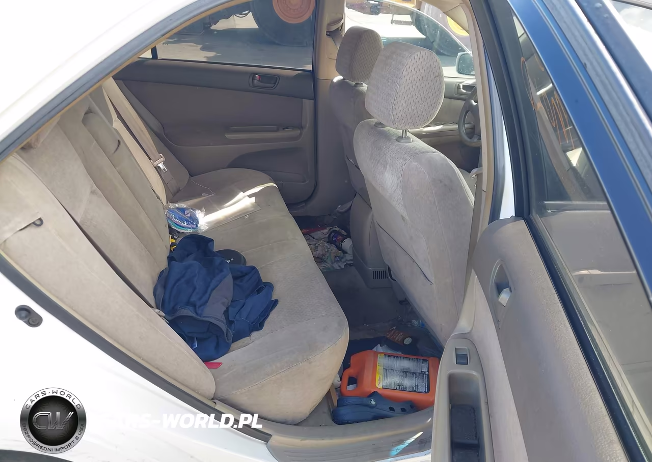 2002 Toyota Camry Le VIN:JTDBE32K220102591 - 8