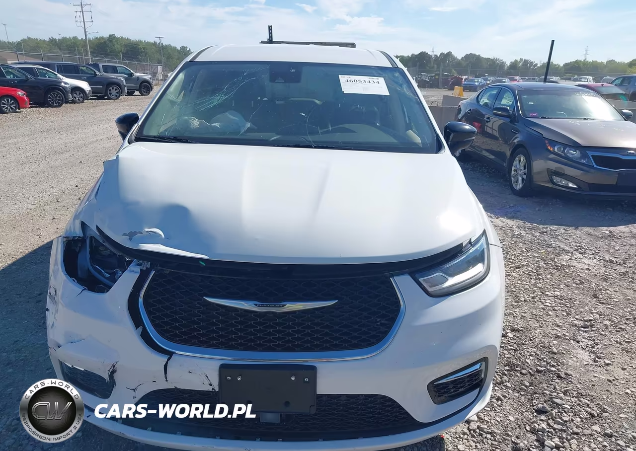2024 Chrysler Pacifica Touring L VIN:2C4RC1BGXRR125041 - 11