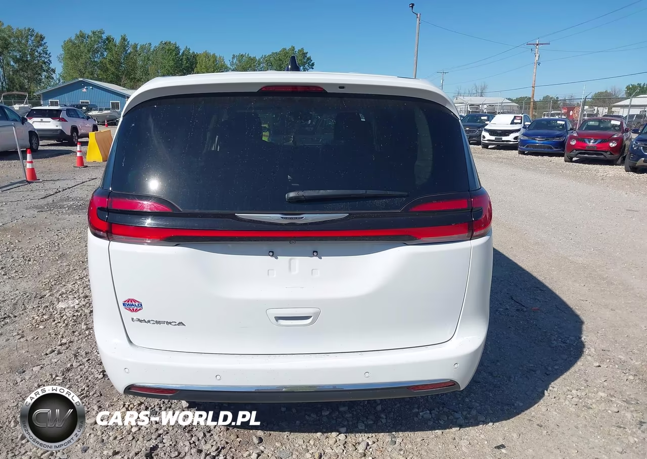2024 Chrysler Pacifica Touring L VIN:2C4RC1BGXRR125041 - 15