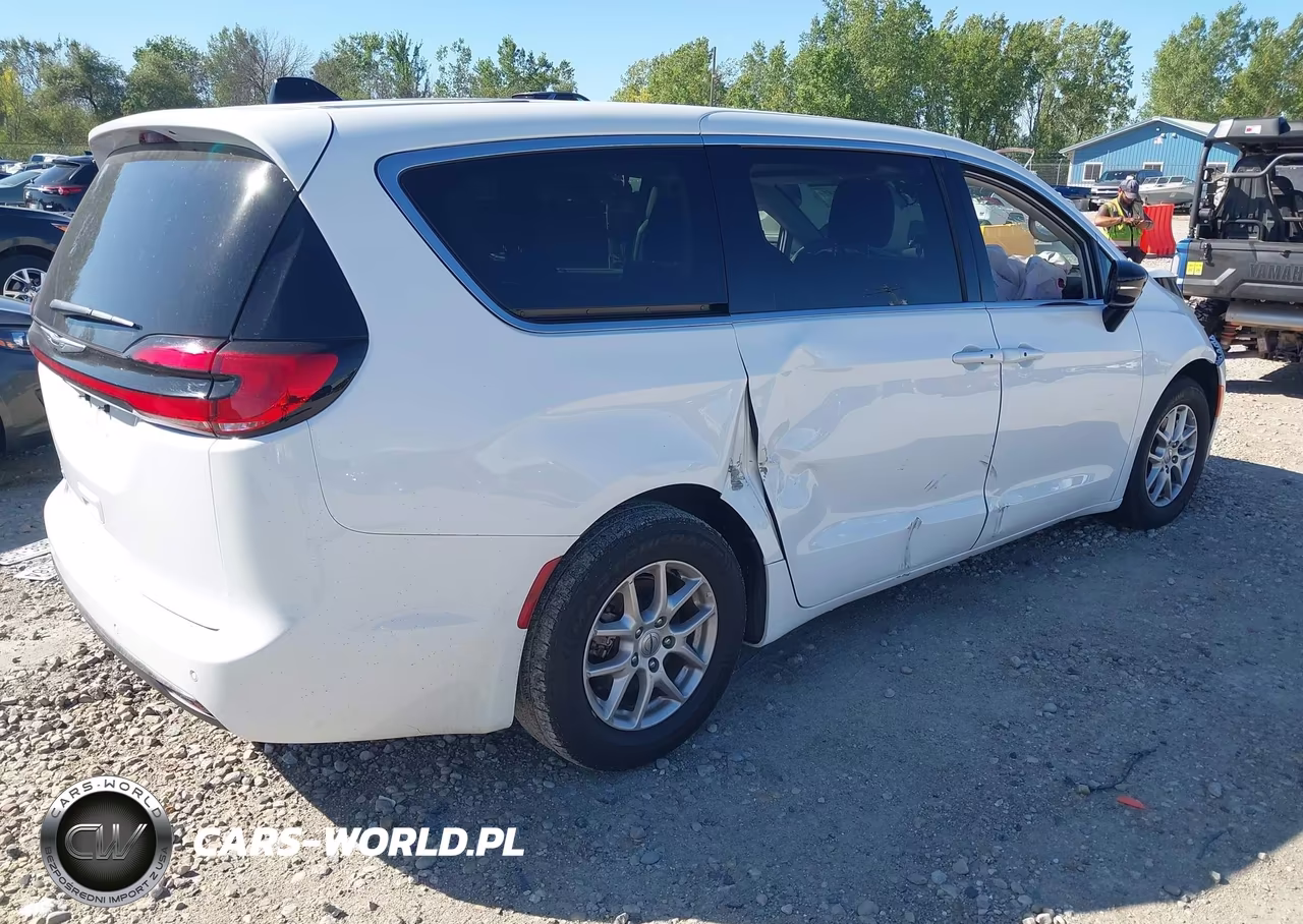 2024 Chrysler Pacifica Touring L VIN:2C4RC1BGXRR125041 - 4