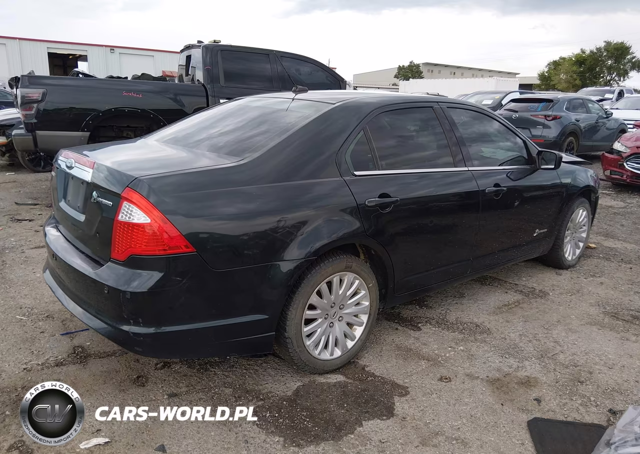 2010 Ford Fusion Hybrid VIN:3FADP0L31AR135742 - 4