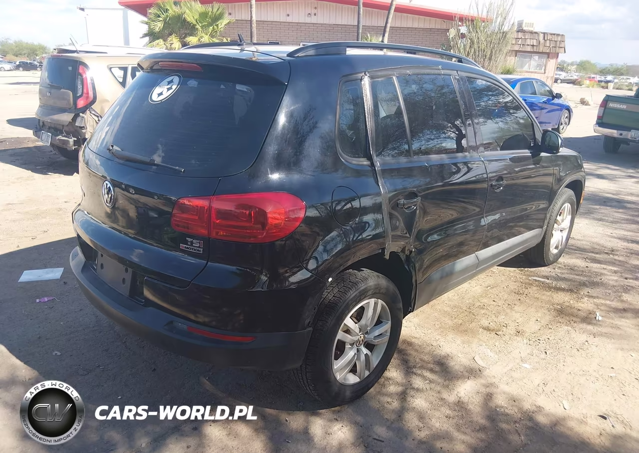 2016 Volkswagen Tiguan S VIN:WVGBV7AX2GW529077 - 4