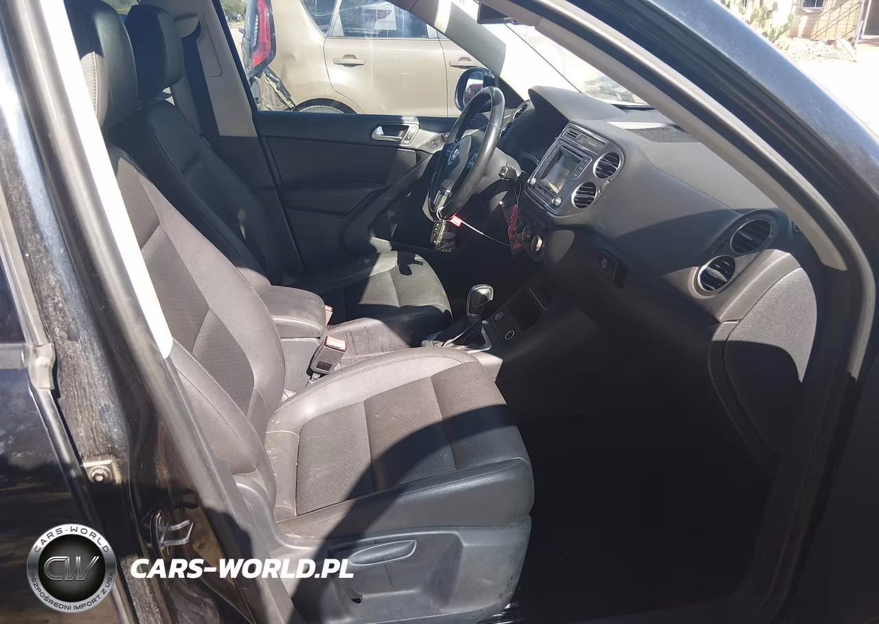 2016 Volkswagen Tiguan S VIN:WVGBV7AX2GW529077 - 5