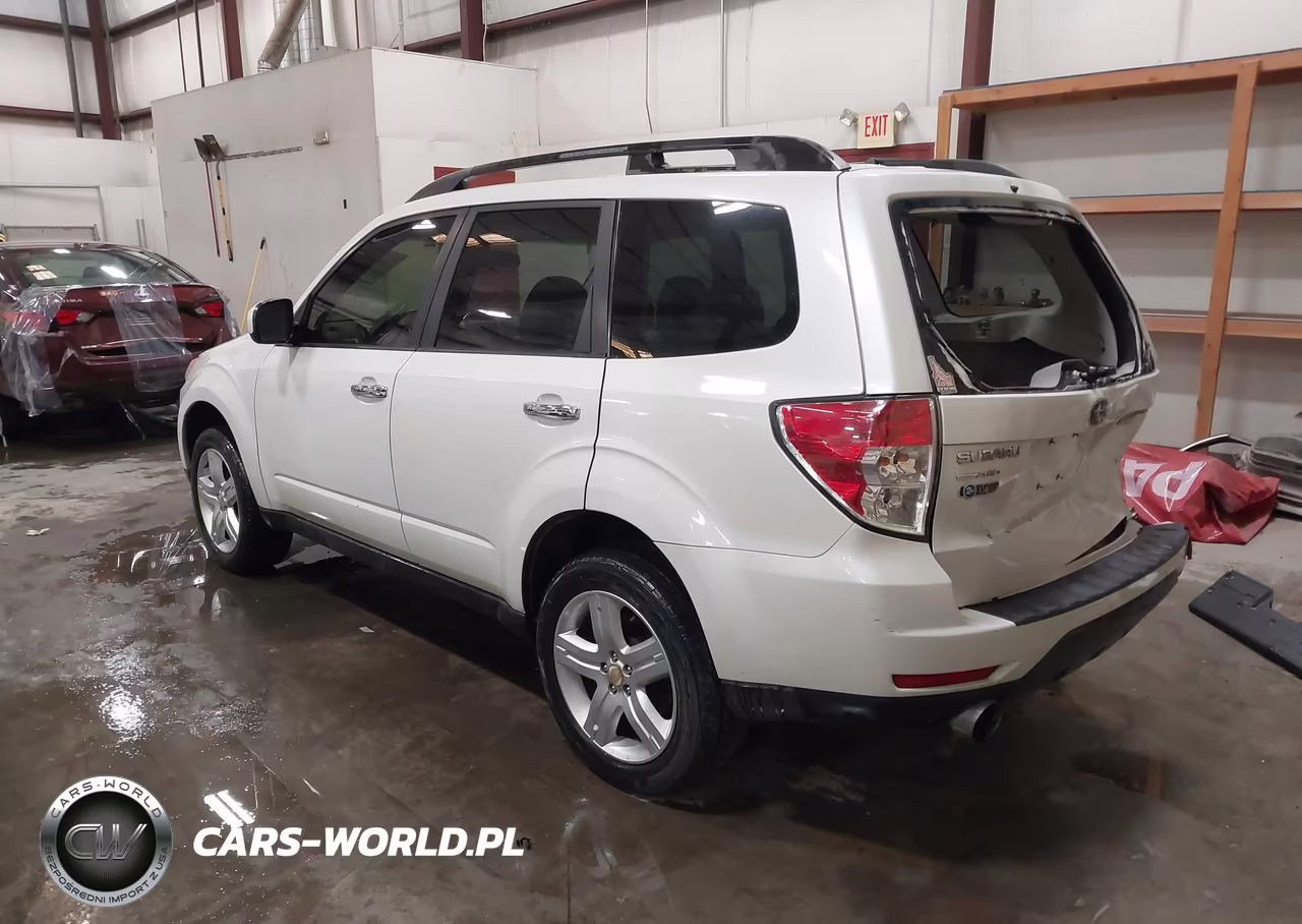 2010 Subaru Forester 2.5X Premium VIN:JF2SH6CC2AG728858 - 3