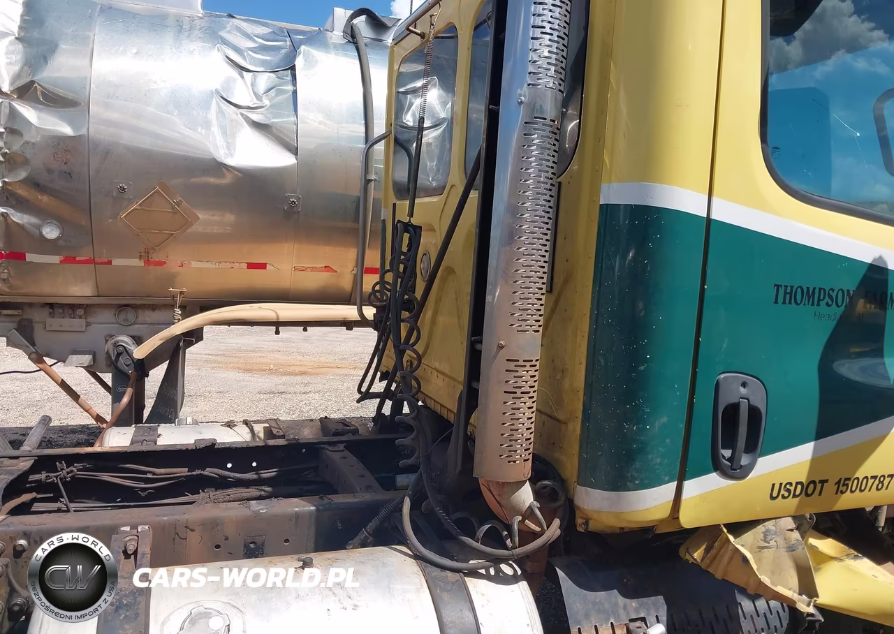 2014 Freightliner Cascadia 125 VIN:3AKJGEBG8ESFS8625 - 13