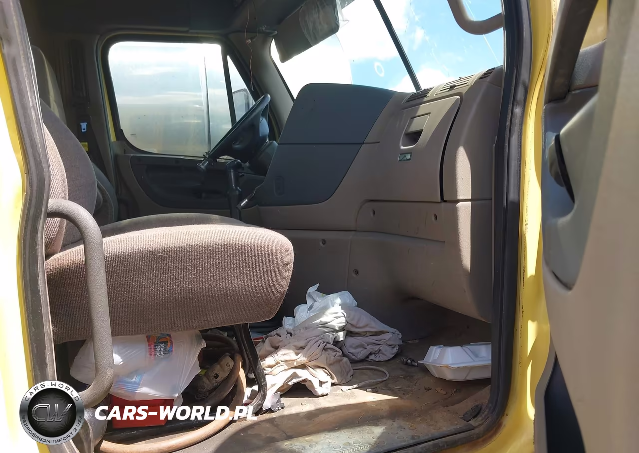 2014 Freightliner Cascadia 125 VIN:3AKJGEBG8ESFS8625 - 17