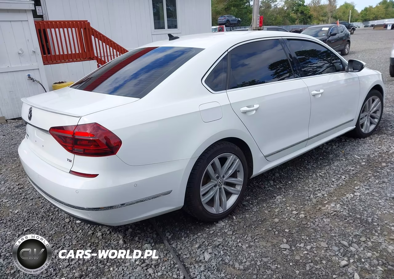 2018 Volkswagen Passat 2.0T Sel Premium VIN:1VWCA7A33JC020915 - 4