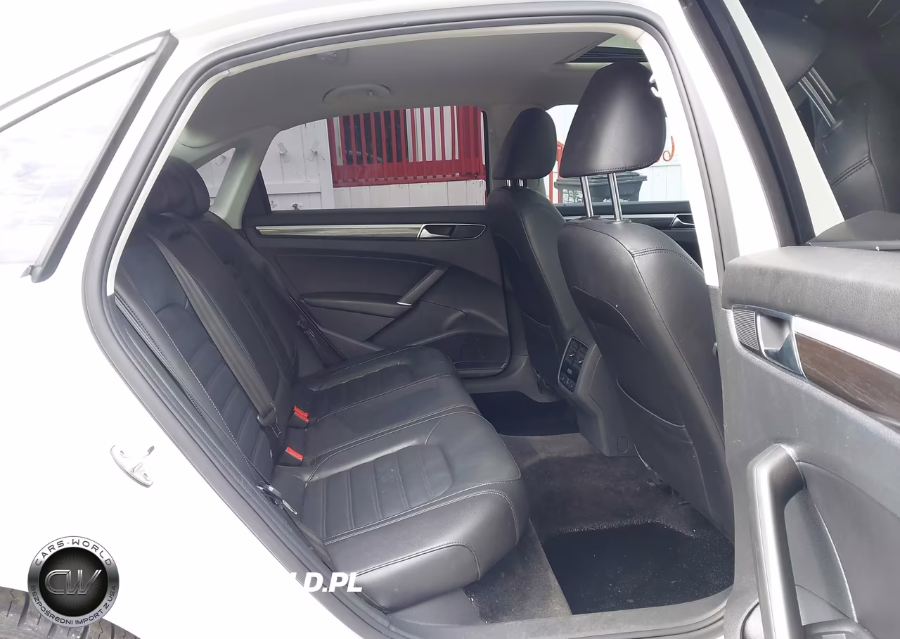 2018 Volkswagen Passat 2.0T Sel Premium VIN:1VWCA7A33JC020915 - 8