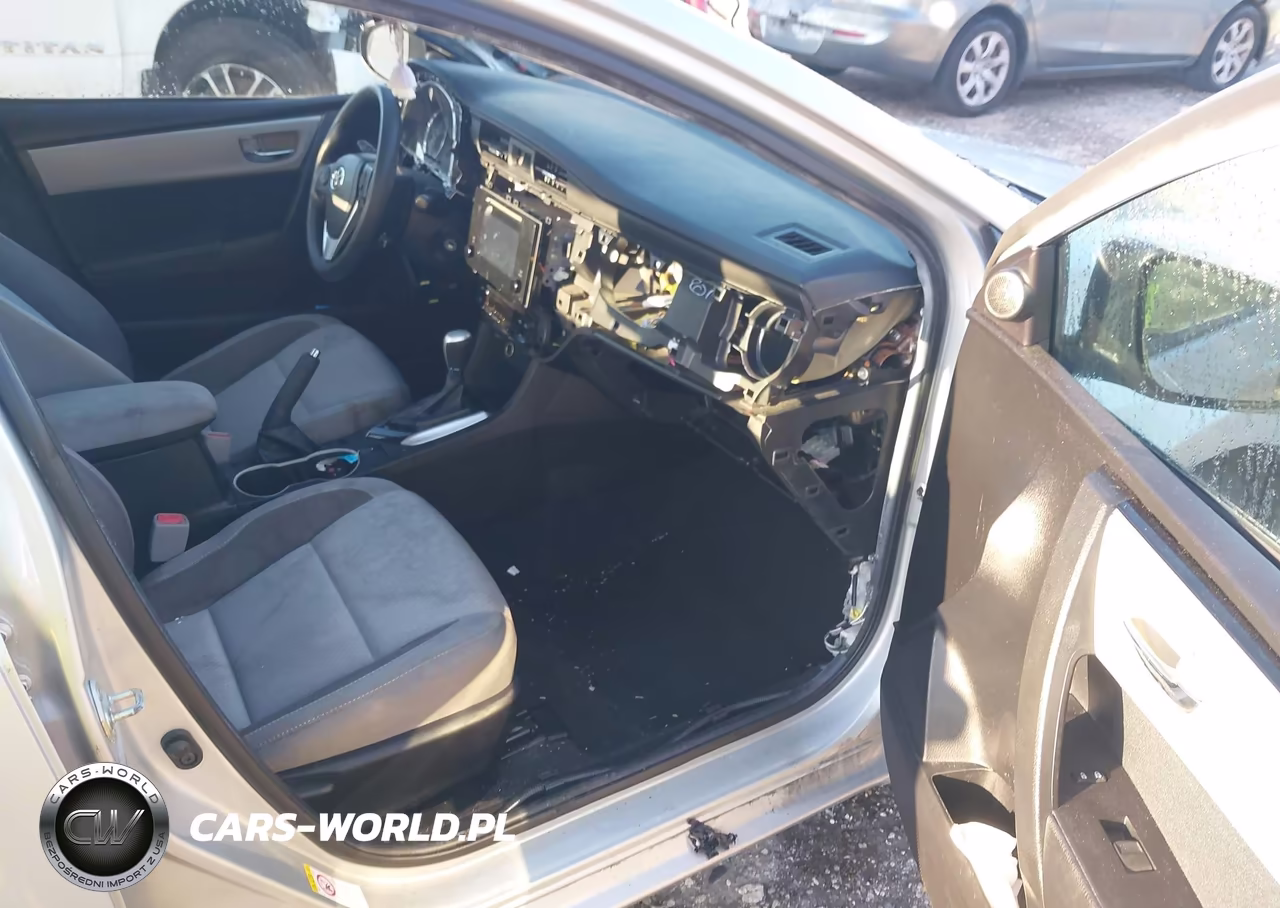 2018 Toyota Corolla Le VIN:5YFBURHE7JP839121 - 5