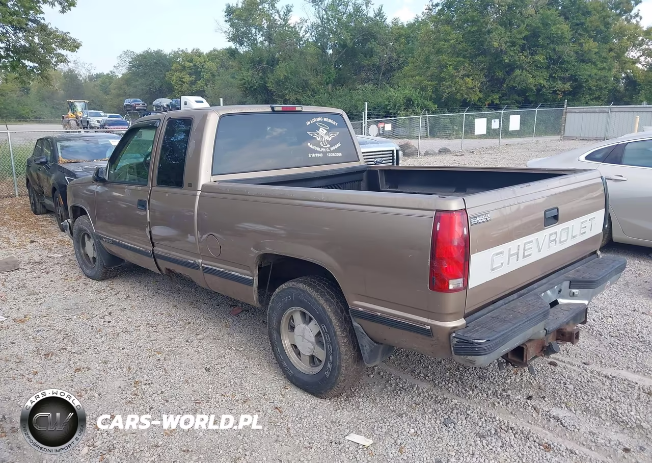 1997 Chevrolet C1500 Fleetside VIN:2GCEC19R7V1238671 - 3