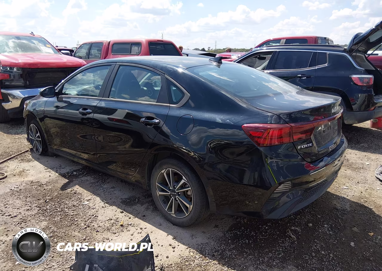 2023 Kia Forte Lxs VIN:3KPF24AD1PE599280 - 3
