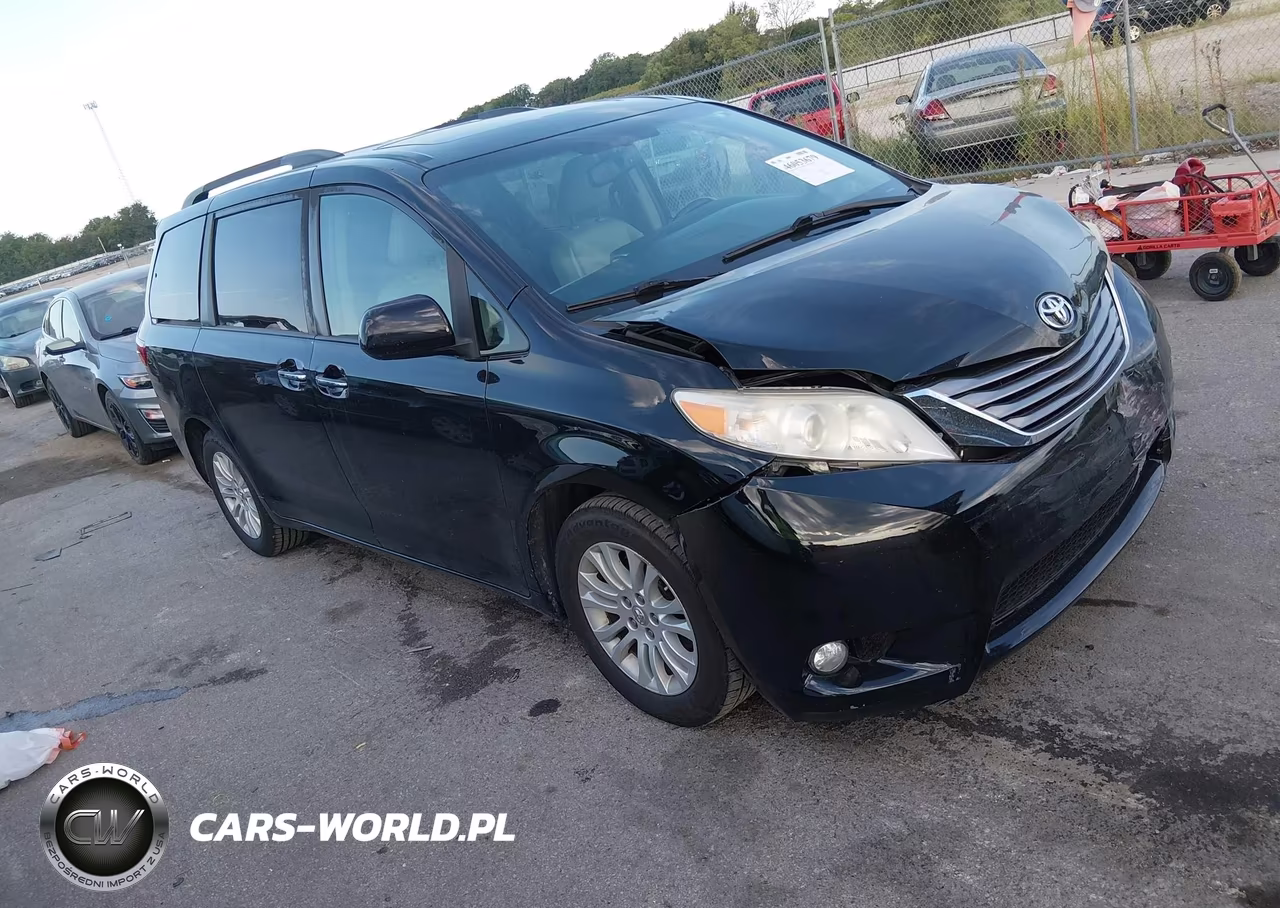 2017 Toyota Sienna Xle 8 Passenger