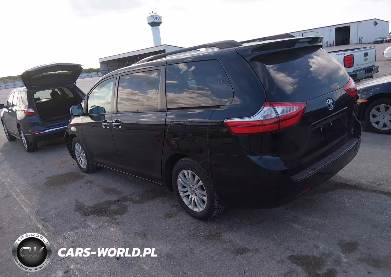 2017 Toyota Sienna Xle 8 Passenger VIN:5TDYZ3DC3HS824596 - 3