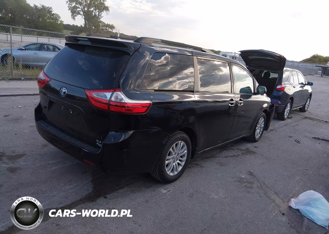 2017 Toyota Sienna Xle 8 Passenger VIN:5TDYZ3DC3HS824596 - 4