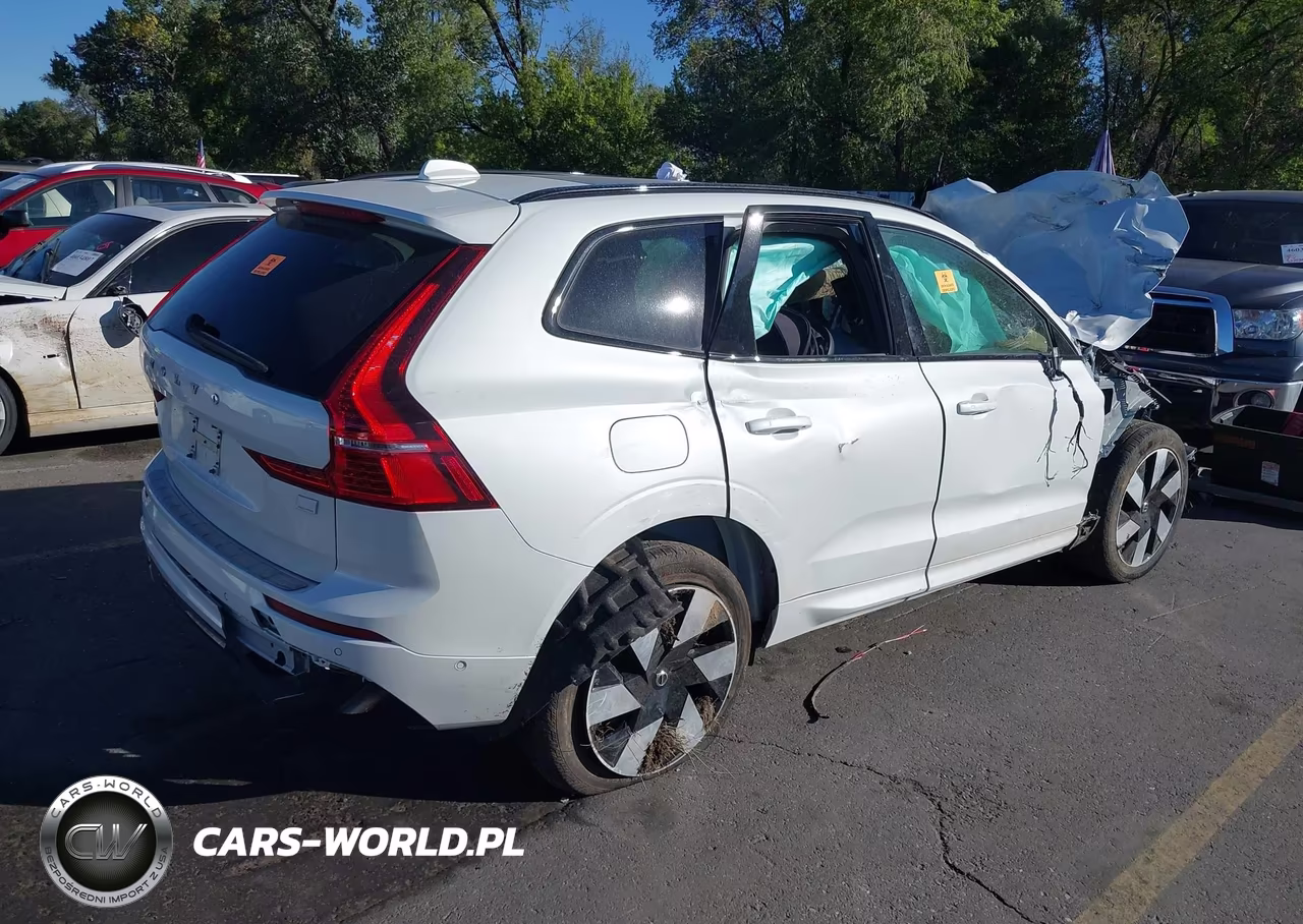 2024 Volvo Xc60 Recharge Plug-In Hybrid T8 Plus Dark Theme VIN:YV4H60DL8R1755102 - 4