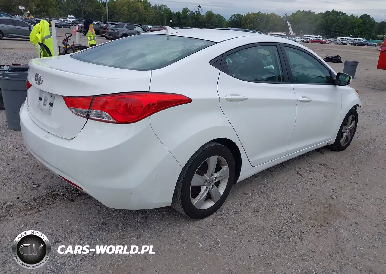 2013 Hyundai Elantra Gls VIN:5NPDH4AE6DH451115 - 4