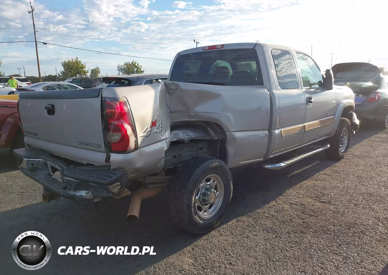 2005 Chevrolet Silverado 2500Hd Ls VIN:1GCHK29U95E233481 - 4