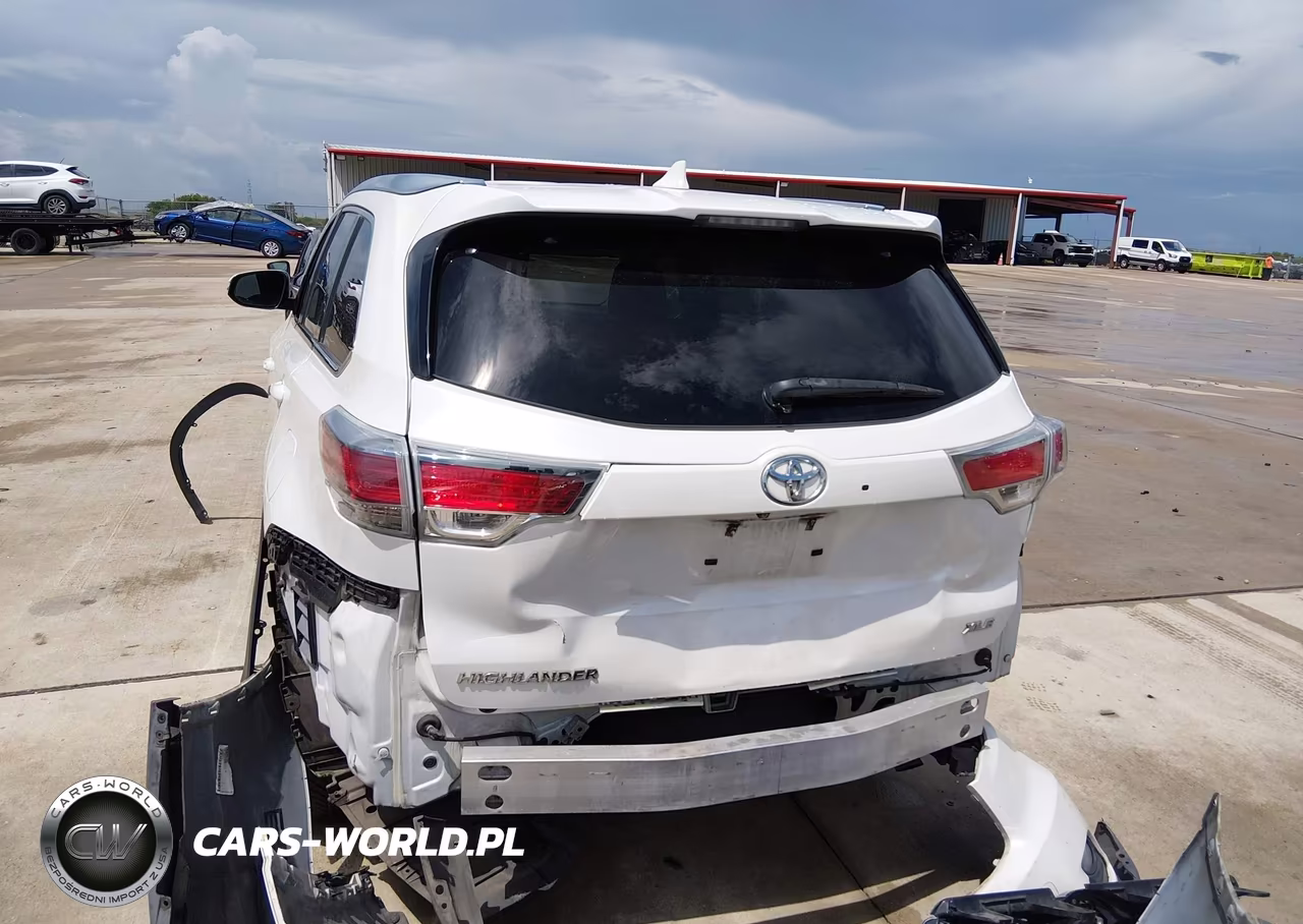 2015 Toyota Highlander Xle V6 VIN:5TDKKRFH2FS073283 - 17