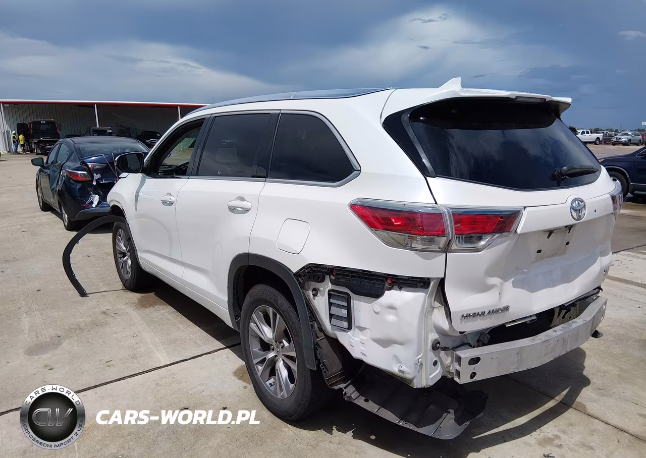 2015 Toyota Highlander Xle V6 VIN:5TDKKRFH2FS073283 - 3