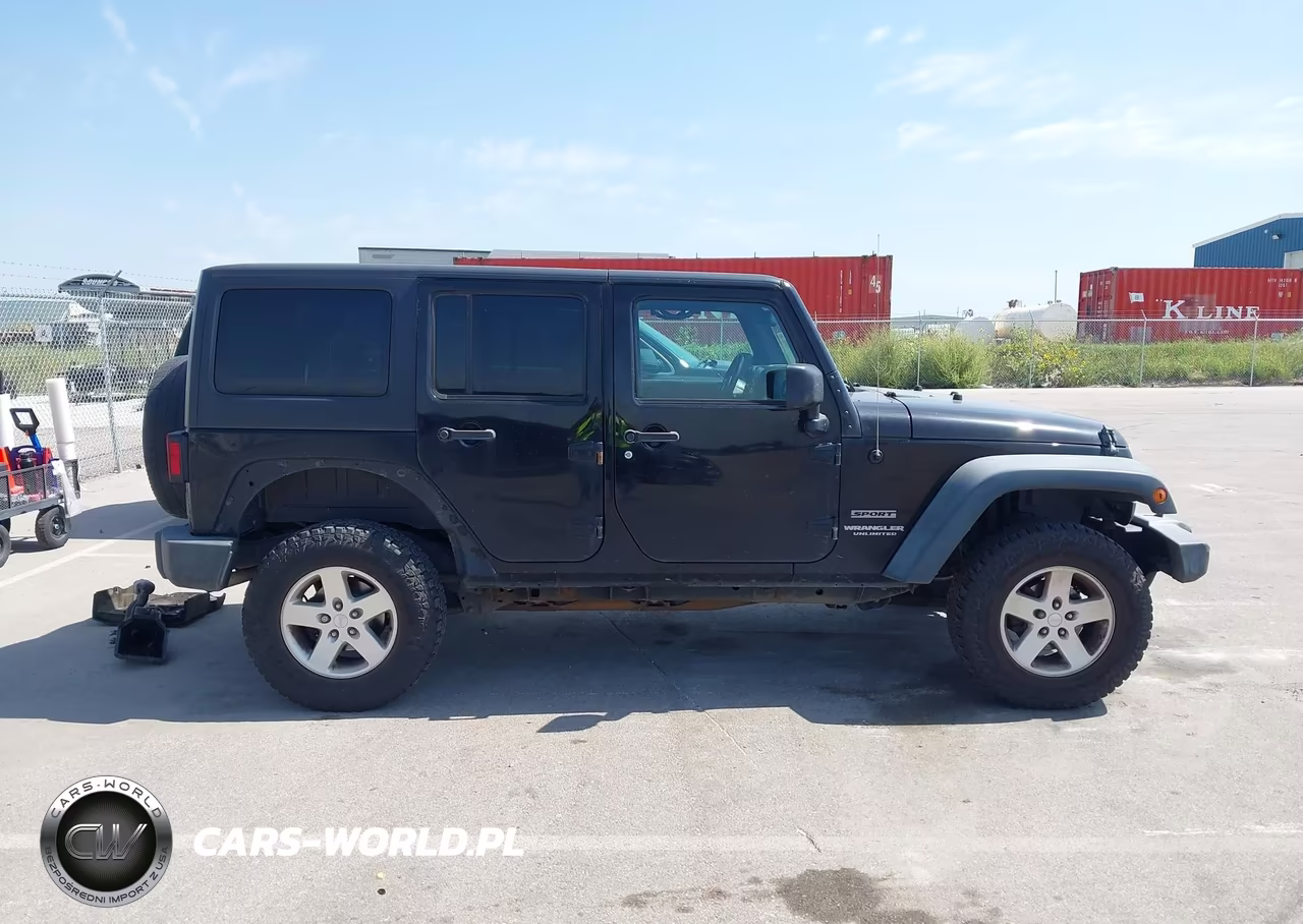 2016 Jeep Wrangler Unlimited Sport VIN:1C4BJWDG1GL288247 - 14