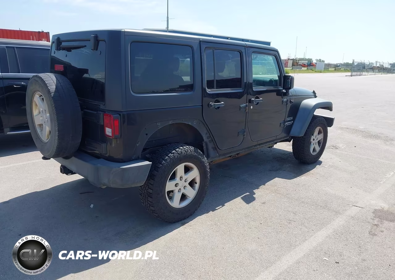 2016 Jeep Wrangler Unlimited Sport VIN:1C4BJWDG1GL288247 - 4