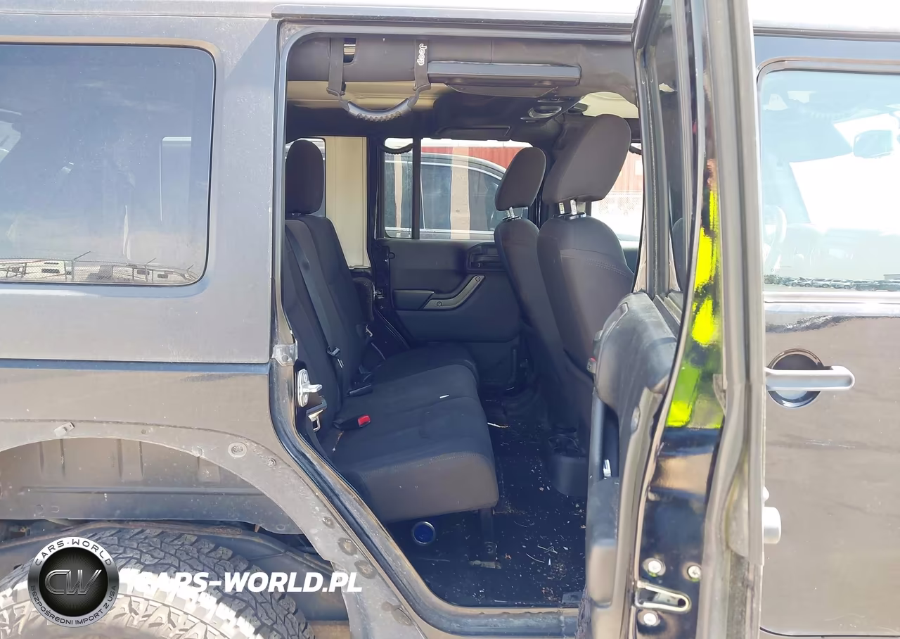 2016 Jeep Wrangler Unlimited Sport VIN:1C4BJWDG1GL288247 - 8