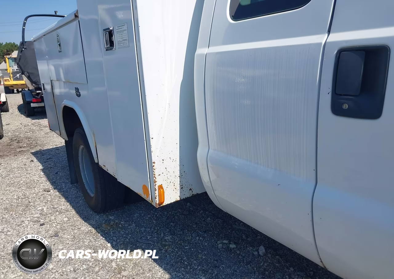 2009 Ford F-350 Chassis Lariat-Xl-Xlt VIN:1FDWX37R09EA21759 - 11