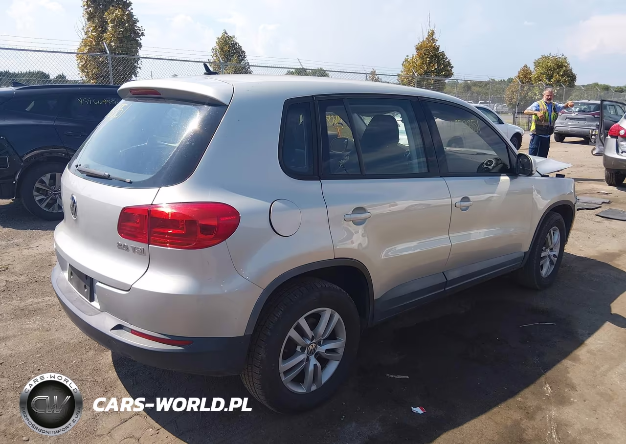 2013 Volkswagen Tiguan S VIN:WVGAV3AXXDW596204 - 4