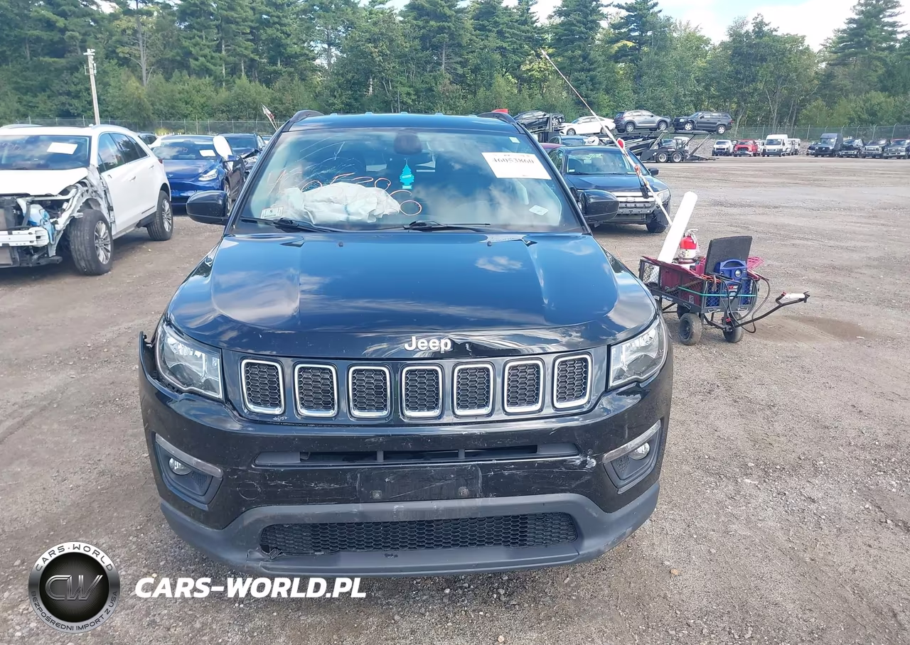 2018 Jeep Compass Latitude 4X4 VIN:3C4NJDBB6JT114775 - 12