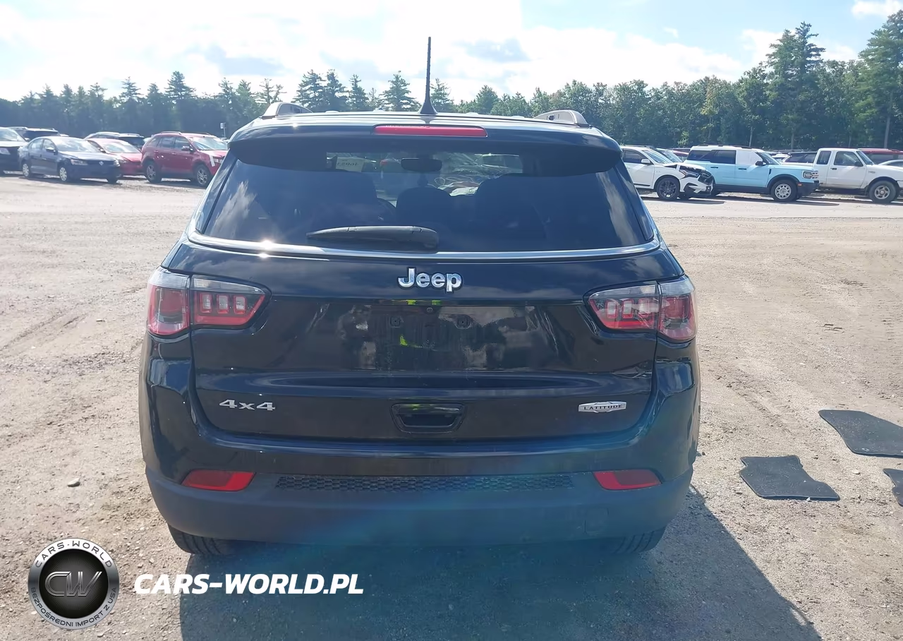 2018 Jeep Compass Latitude 4X4 VIN:3C4NJDBB6JT114775 - 16