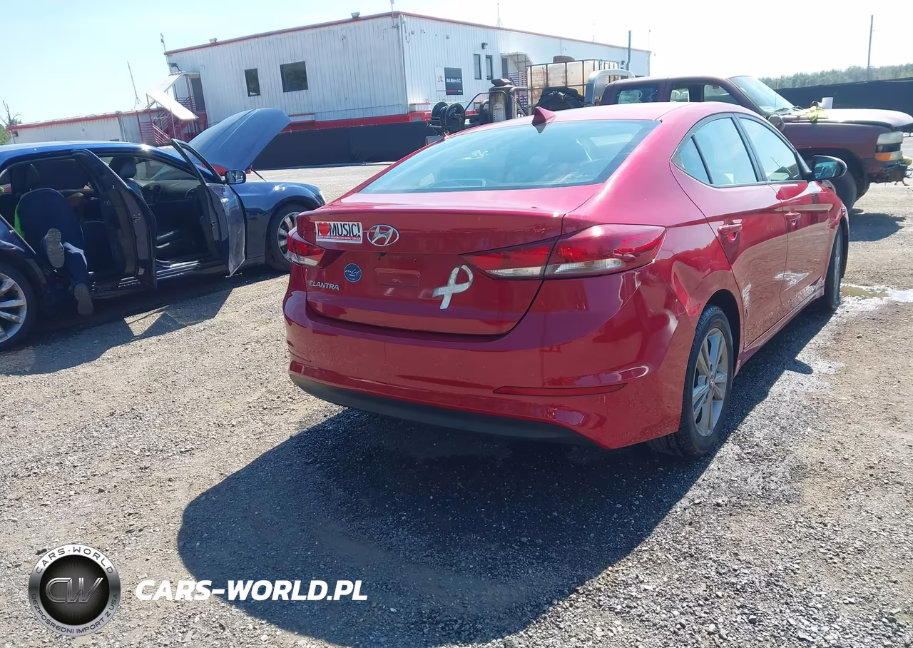 2018 Hyundai Elantra Value Edition VIN:5NPD84LF7JH319370 - 4