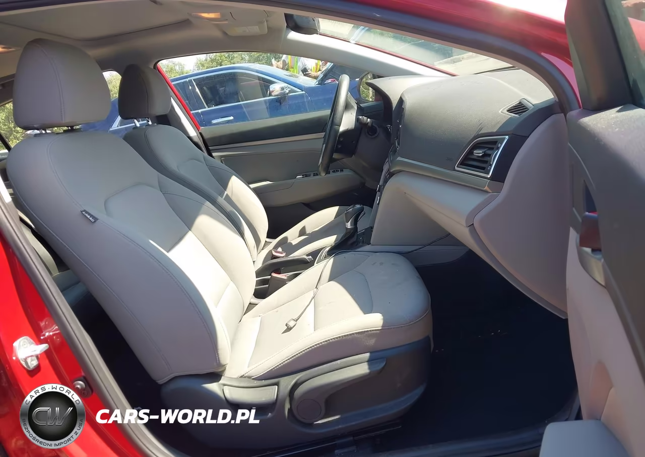 2018 Hyundai Elantra Value Edition VIN:5NPD84LF7JH319370 - 5