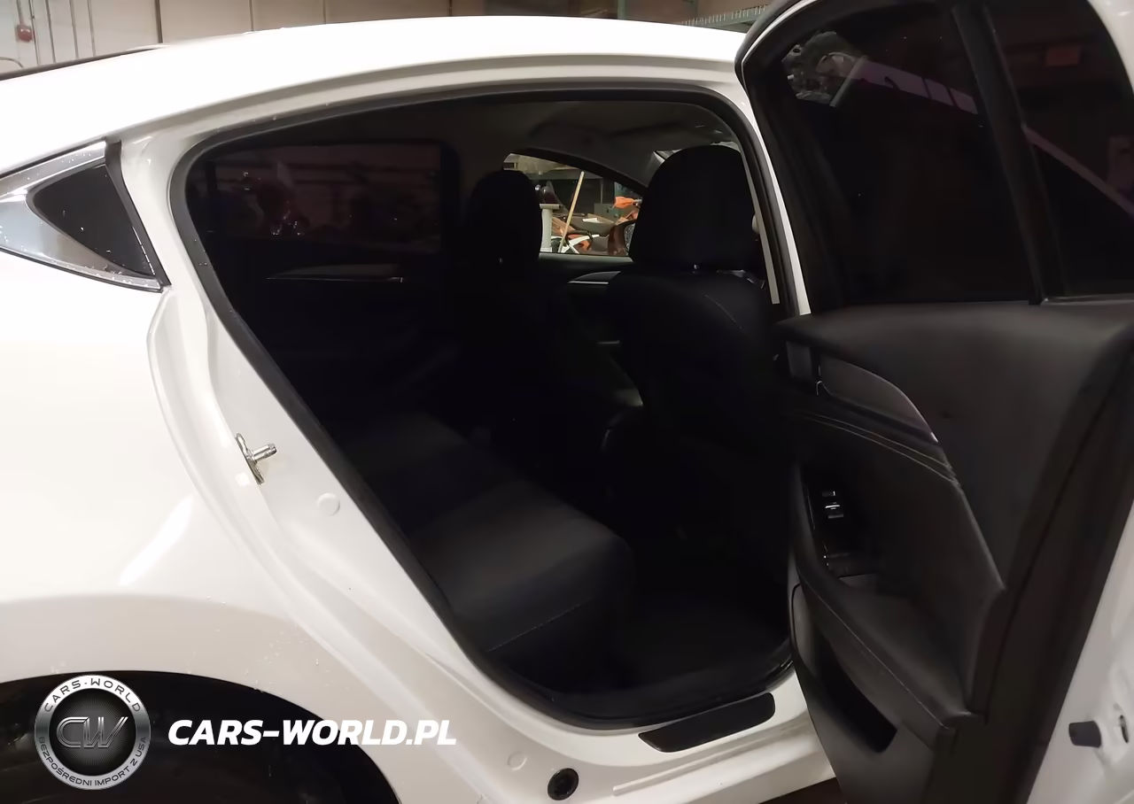 2018 Mazda Mazda6 Sport VIN:JM1GL1UM4J1318952 - 8
