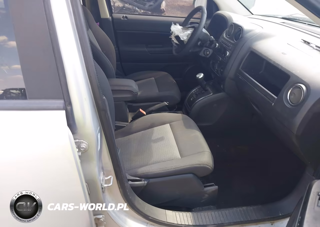 2009 Jeep Compass Sport VIN:1J4FT47B09D123927 - 5
