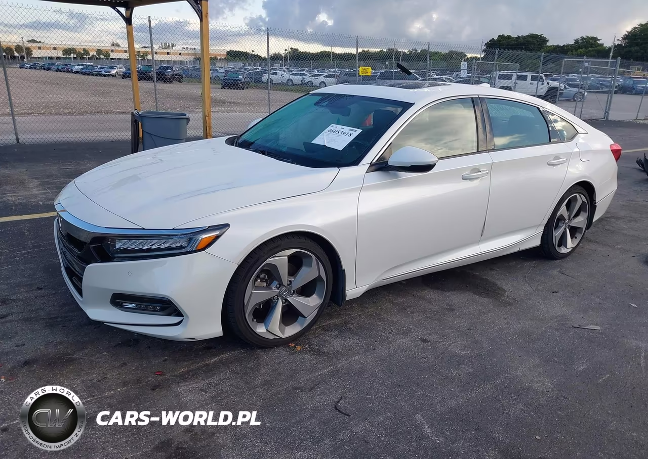 2018 Honda Accord Touring VIN:1HGCV1F97JA010063 - 2