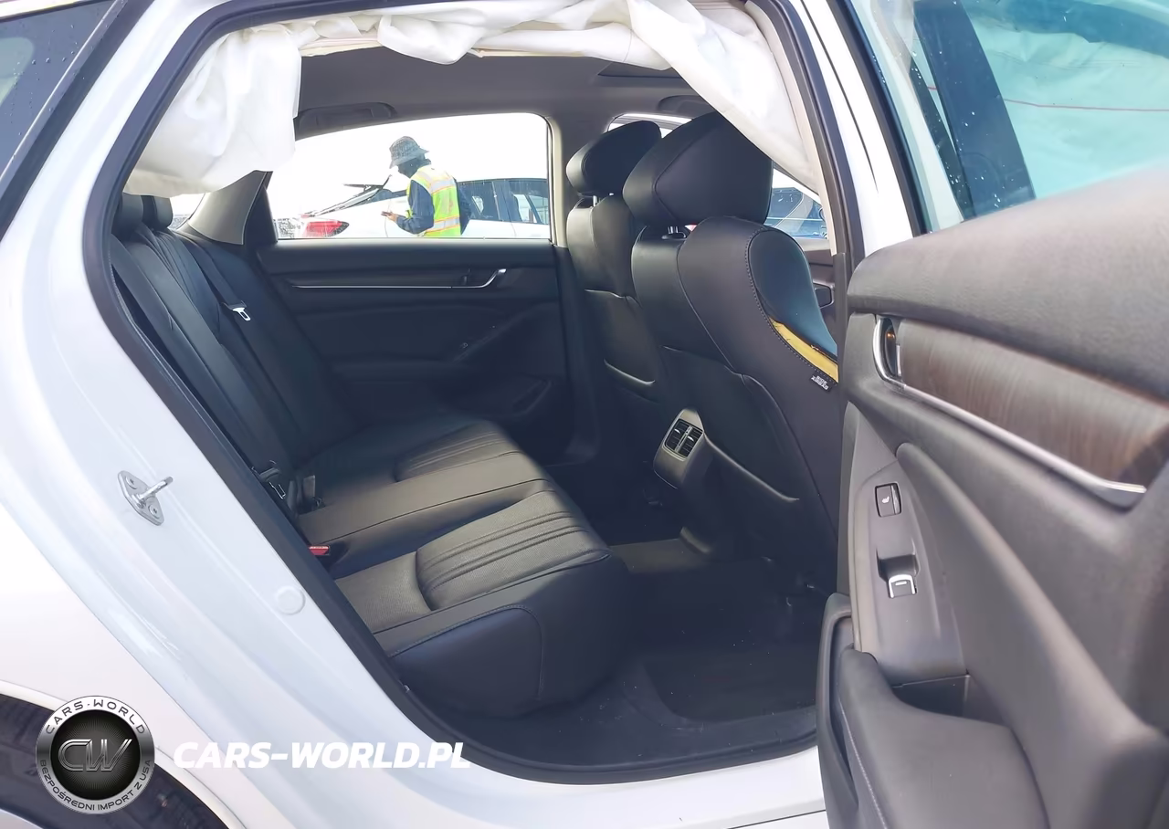 2018 Honda Accord Touring VIN:1HGCV1F97JA010063 - 8