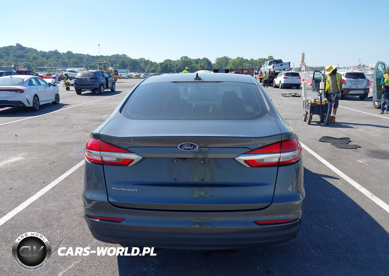 2020 Ford Fusion S VIN:3FA6P0G72LR252514 - 17