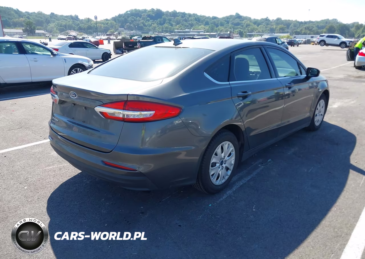 2020 Ford Fusion S VIN:3FA6P0G72LR252514 - 4