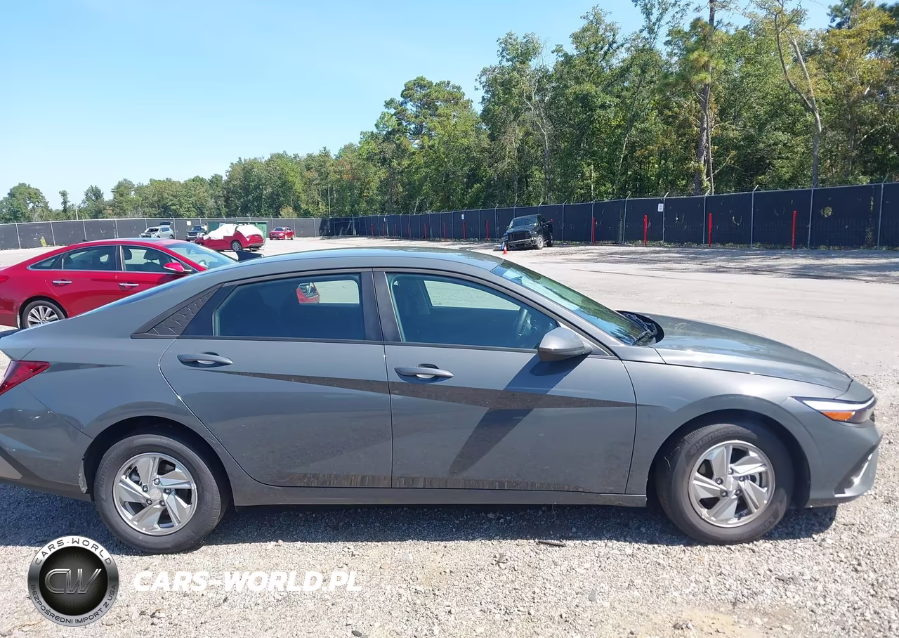 2026 Hyundai Elantra Se VIN:KMHLL4DG5TU248871 - 13