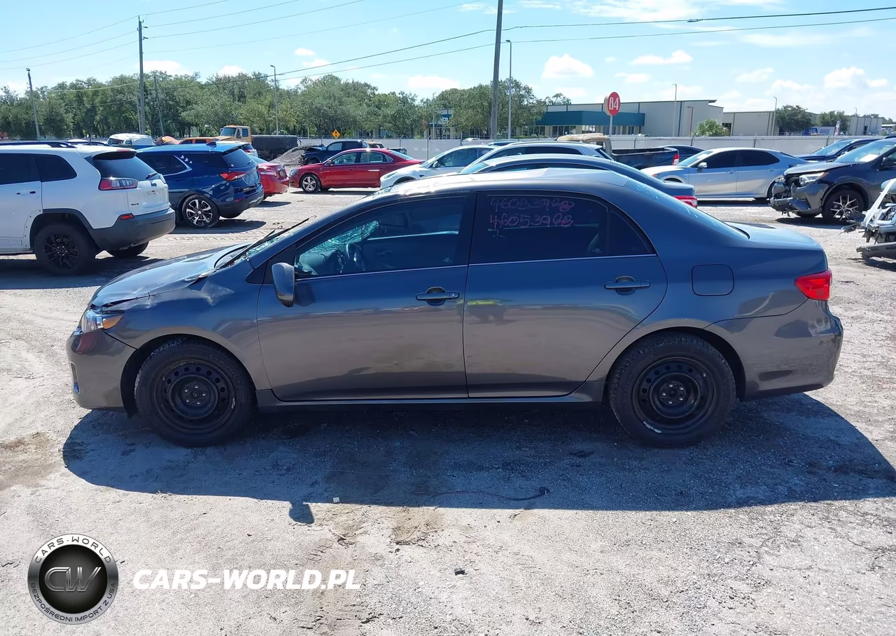2013 Toyota Corolla Le VIN:5YFBU4EEXDP225109 - 14