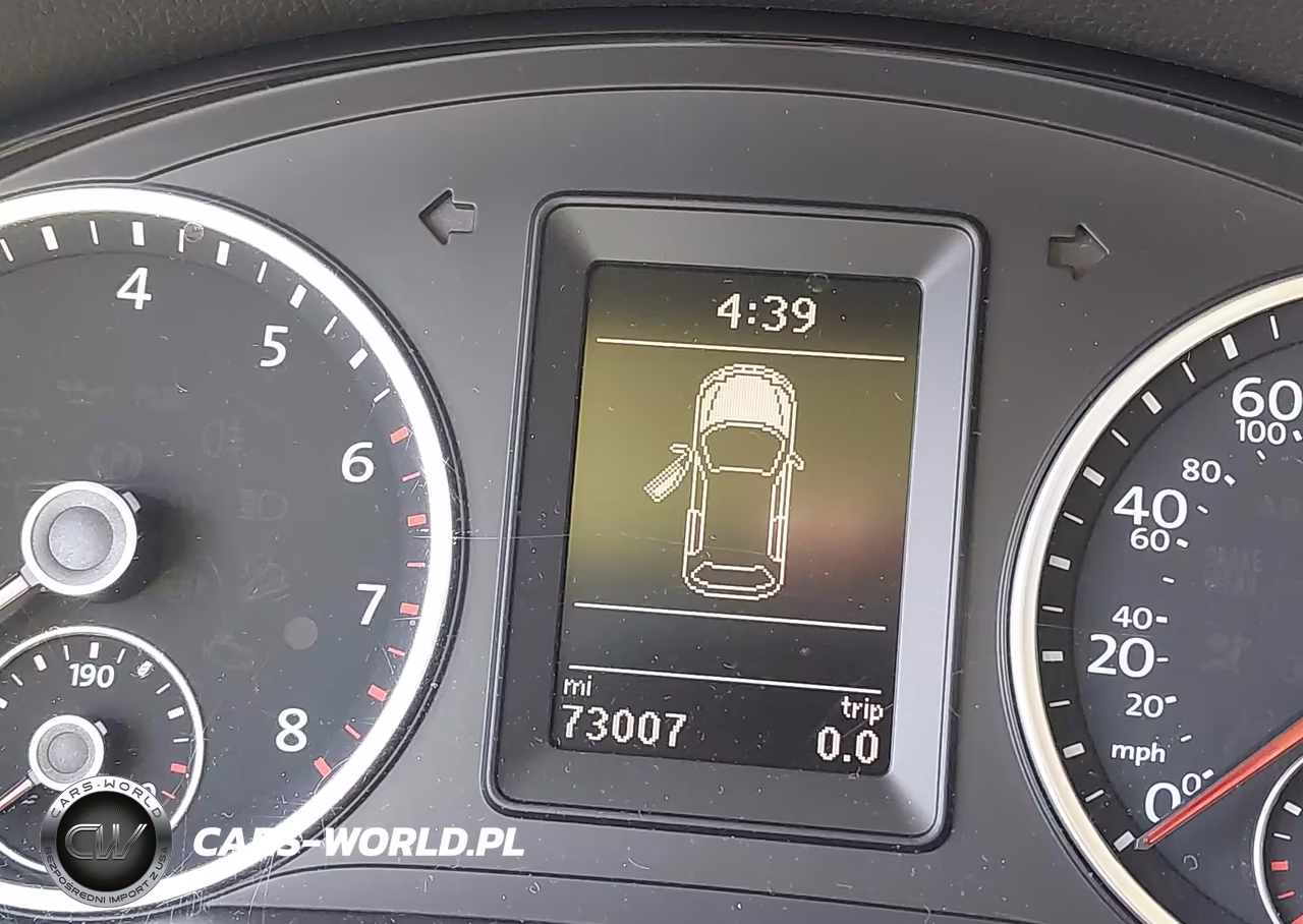 2017 Volkswagen Tiguan 2.0T-2.0T S VIN:WVGAV7AX2HK011555 - 12