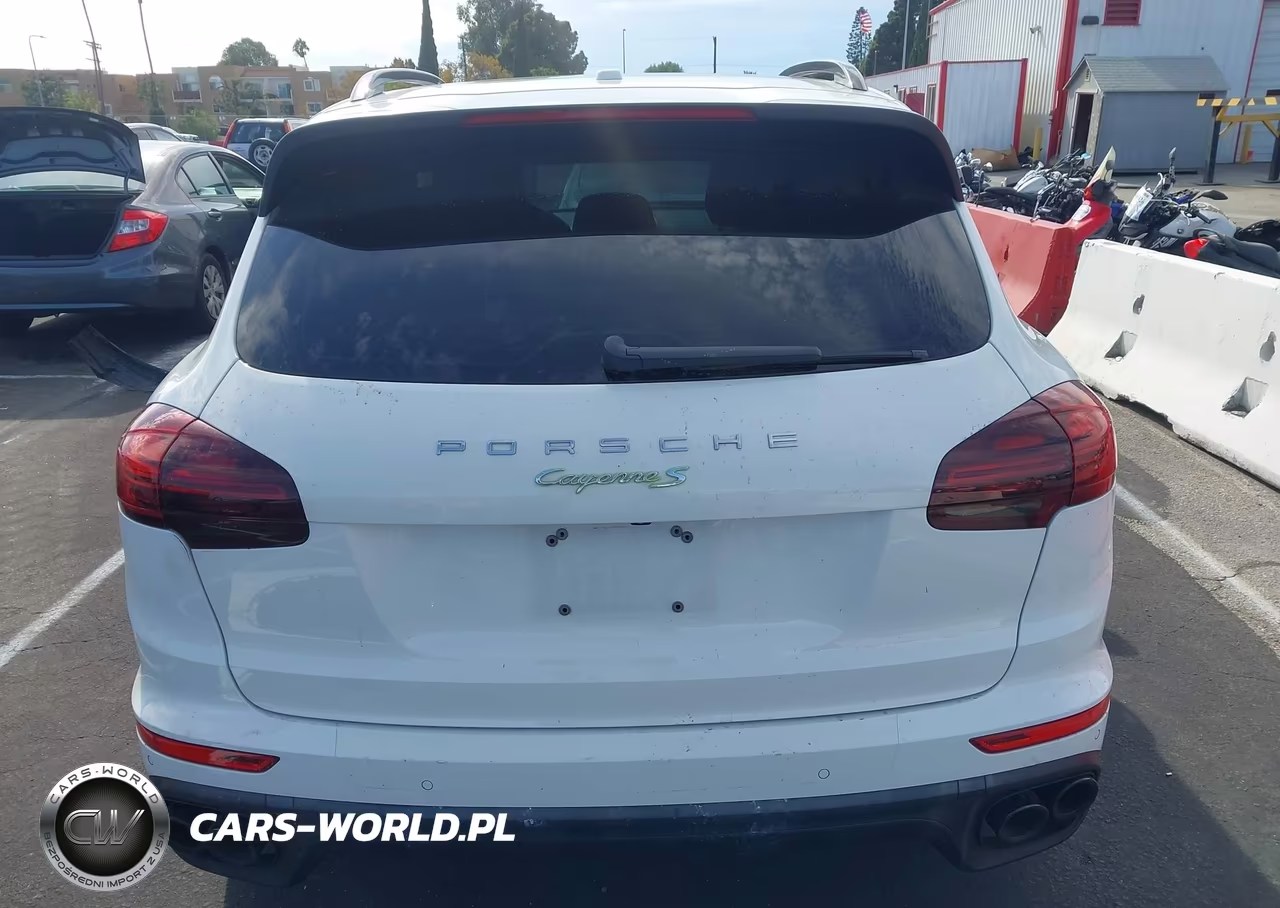 2016 Porsche Cayenne E-Hybrid S VIN:WP1AE2A20GLA59073 - 17