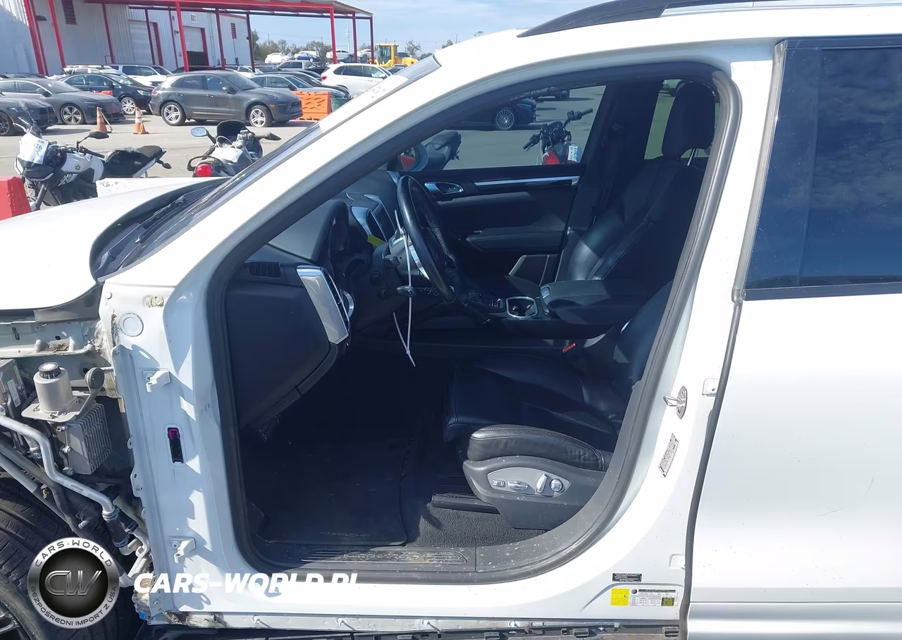 2016 Porsche Cayenne E-Hybrid S VIN:WP1AE2A20GLA59073 - 19