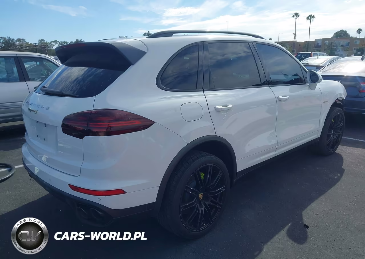 2016 Porsche Cayenne E-Hybrid S VIN:WP1AE2A20GLA59073 - 4