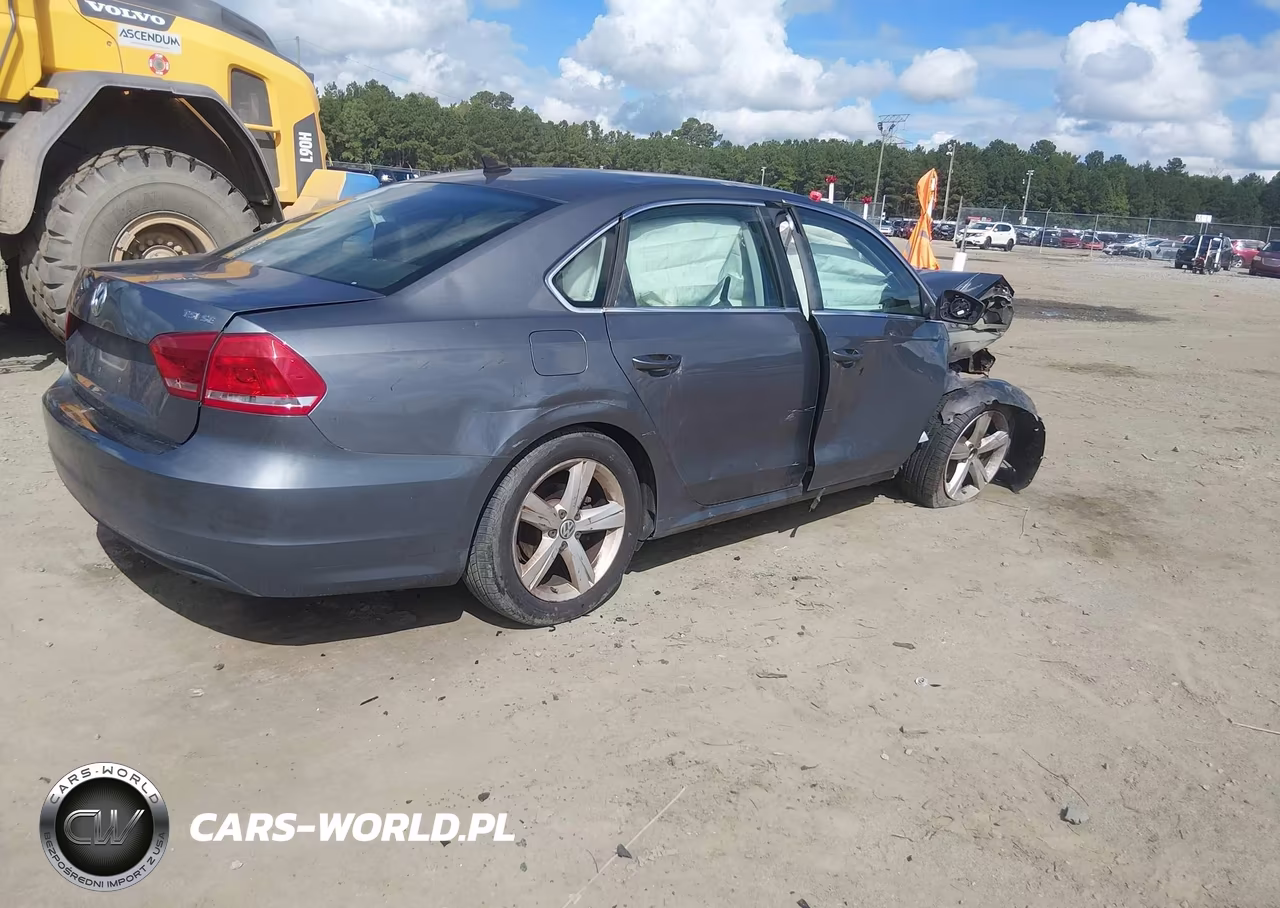 2014 Volkswagen Passat 1.8T Se VIN:1VWBS7A38EC055142 - 4