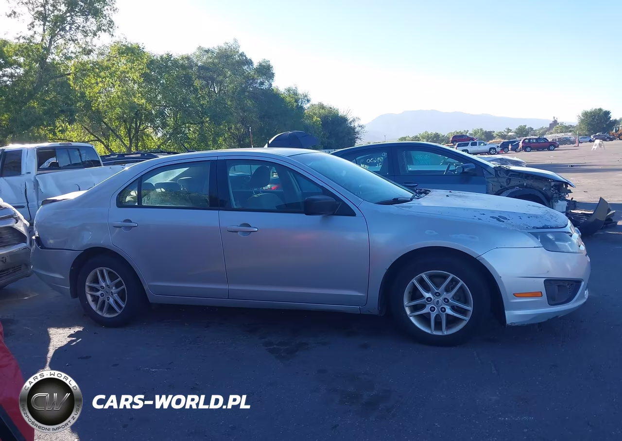 2010 Ford Fusion S VIN:3FAHP0GA4AR340255 - 13