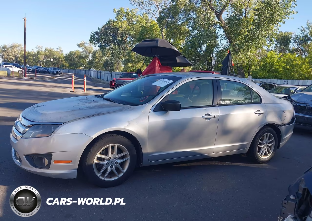 2010 Ford Fusion S VIN:3FAHP0GA4AR340255 - 14