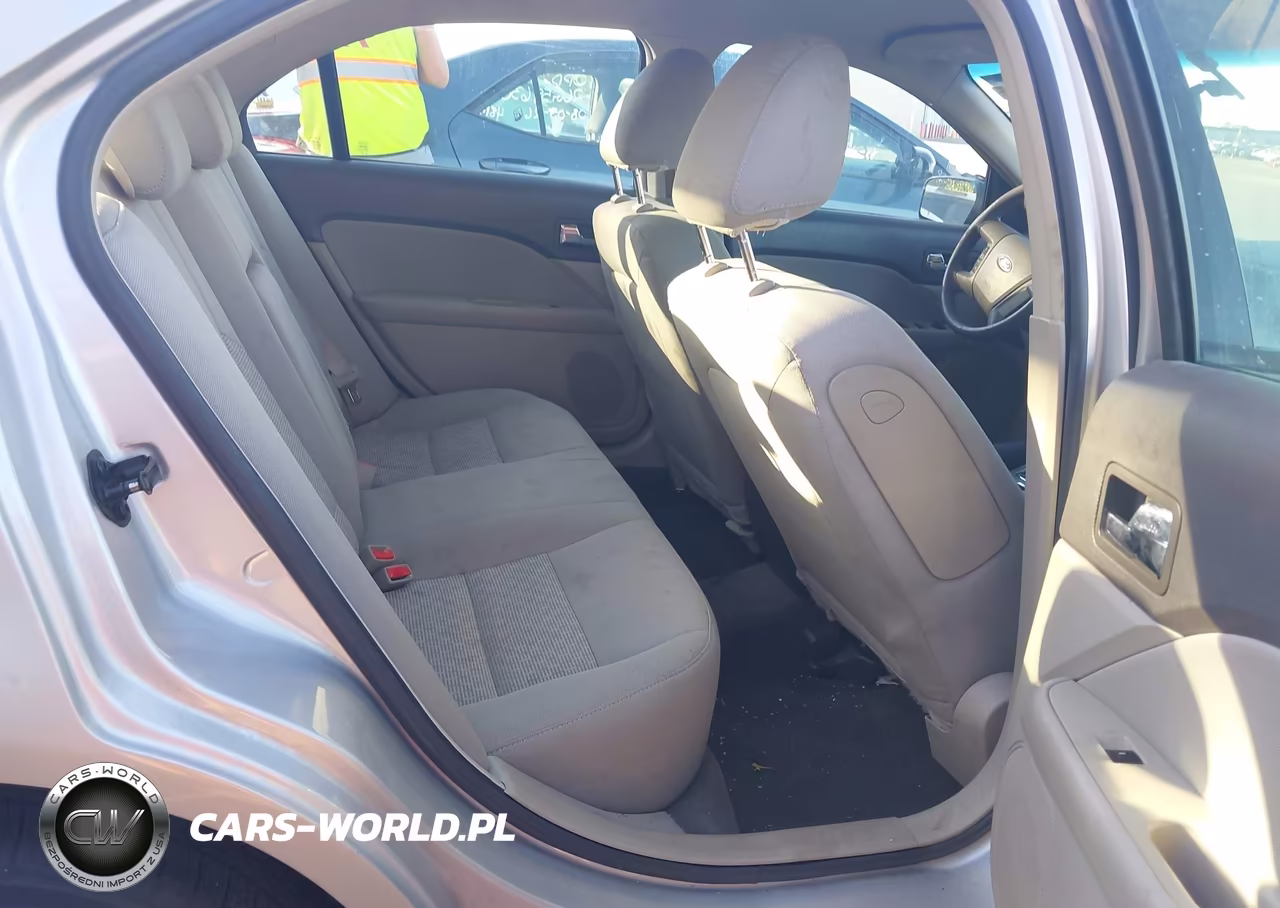 2010 Ford Fusion S VIN:3FAHP0GA4AR340255 - 8