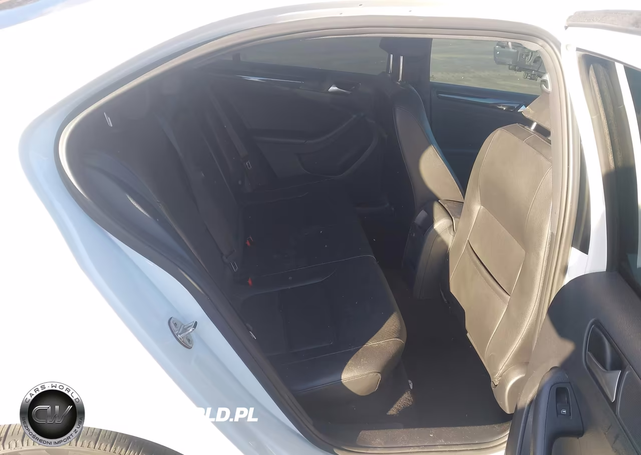 2018 Volkswagen Jetta 1.8T Se Sport VIN:3VWD17AJ4JM217240 - 8